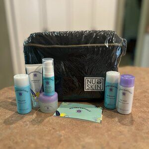 Nu Skin Nutricentials® Bioadaptive Skin Care™ Trial Set: Black Hip Pack (NWT)